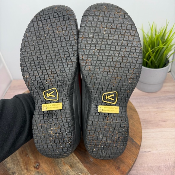 Keen Women’s Slip-On Leather Clogs in Burgundy - Size:9.5 - Picture 7 of 7